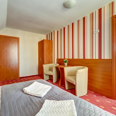 ベッド・アンド・ブレックファスト Melody レバル